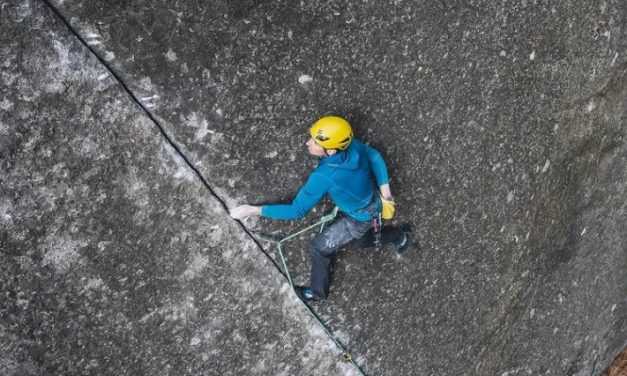 Carlo Traversi klettert "Magic Line" (5.14c R/8c+)