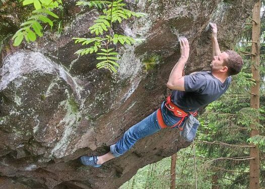 Neues aus den Klettergegebieten: Thomas Hocke klettert "Judas Iskariot" (10+/11-) im Thüringer Wald