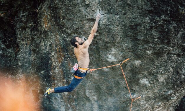 Buster Martin klettert "Action Directe" (9a)
