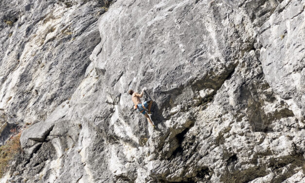 Video: Michael Piccolruaz holt sich die 4. Begehung der "Weißen Rose" (9a)