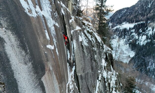 Simon Gietl mit neuer Mixed-Route „Argos“ (M9, WI6+)