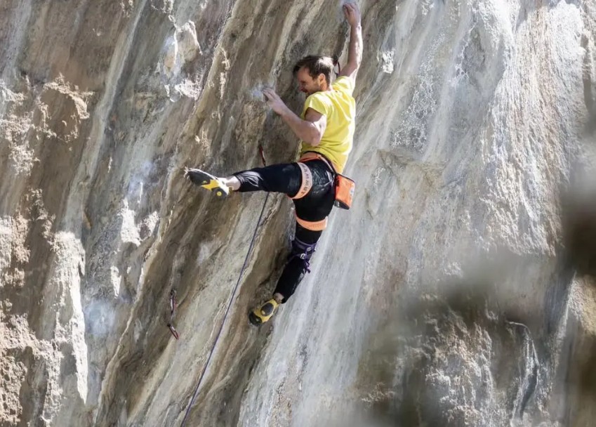 Michael Piccolruaz holt sich die 3. Begehung der Route „Companion of Change“ (9a+)