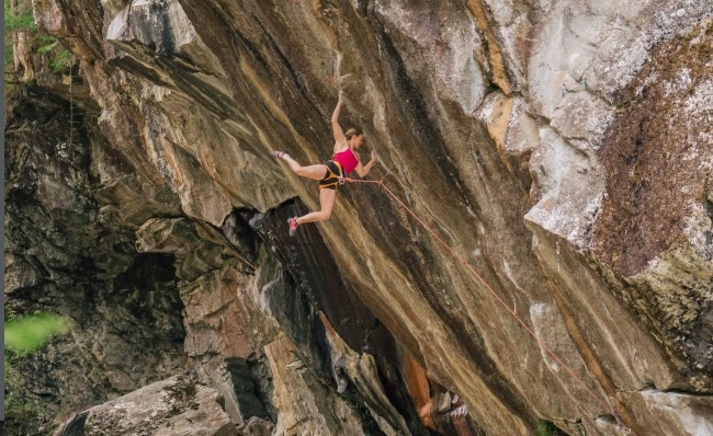 Michaela Kiersch klettert „Dolby Surround“ [9a+]? im Zillertal